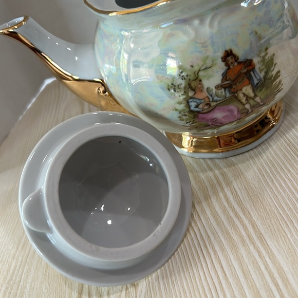 Vintage ceramic Victorian teapot - Picture 5 of 7